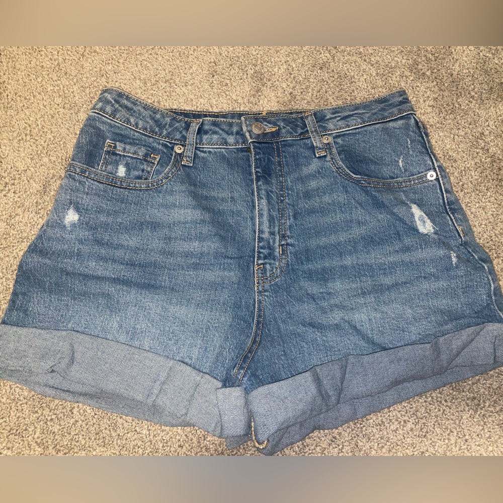 Wild fable medium wash denim shorts. Size 8
